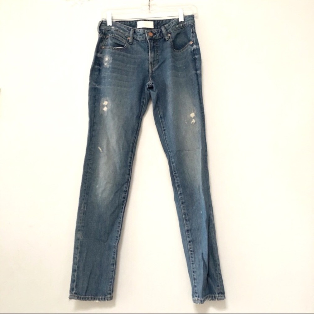 Aritzia The Castings slim boyfriend jeans light wash size 25